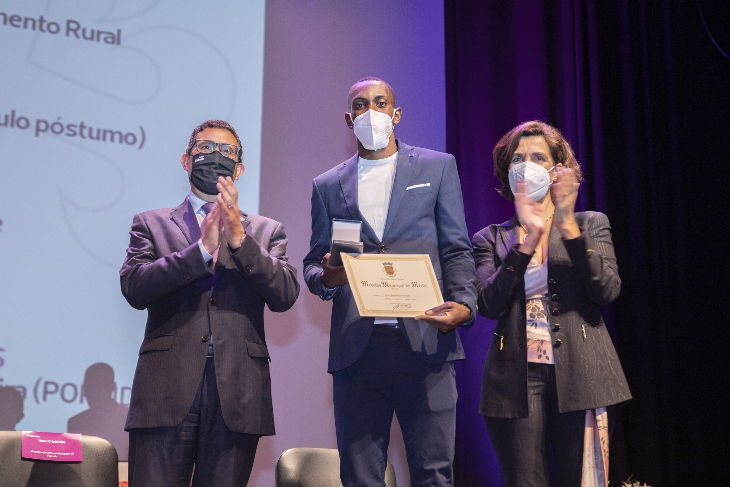Município de Palmela felicita Pedro Pichardo, Campeão Olímpico no Triplo Salto