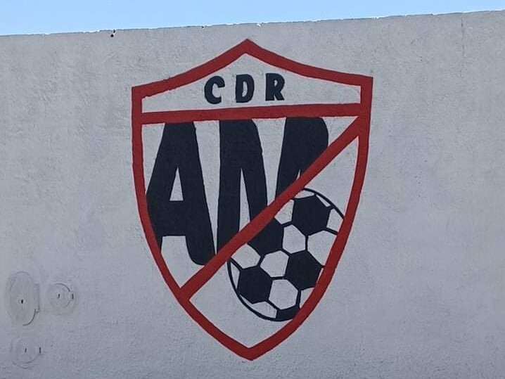 Clube Desportivo e Recreativo de Águas de Moura ganha pintura mural