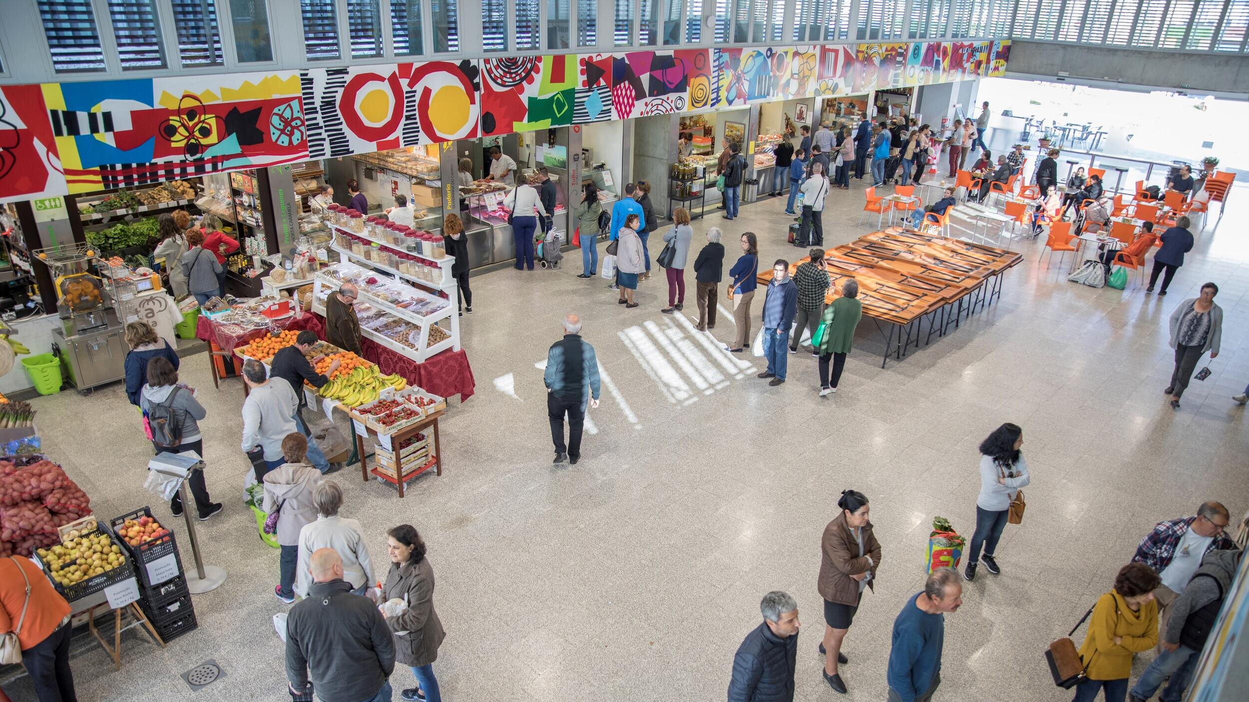 Faça compras sustentáveis, vá aos mercados locais!