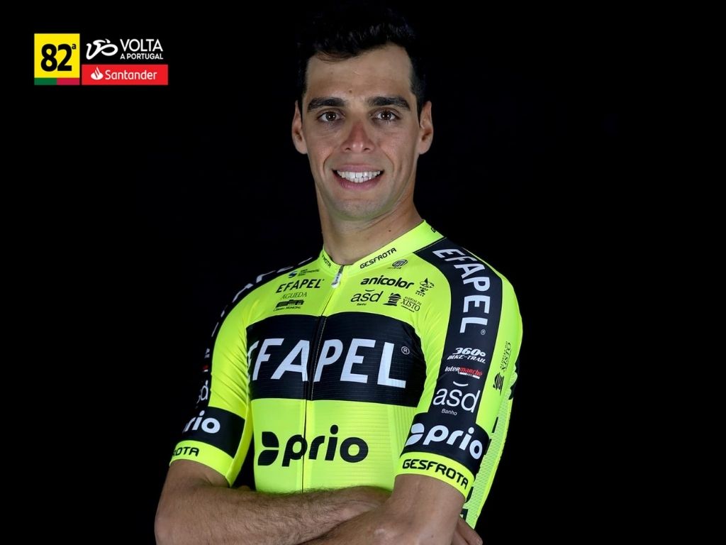 Saudação ao ciclista Rafael Reis