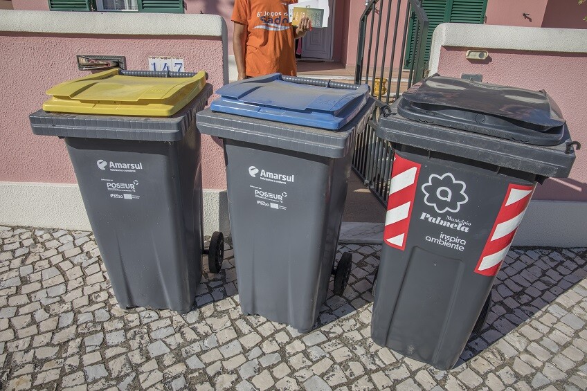 Recolha de resíduos porta a porta em Pinhal Novo | Serviço chega ao Bairro Xavier de Lima e Urban...