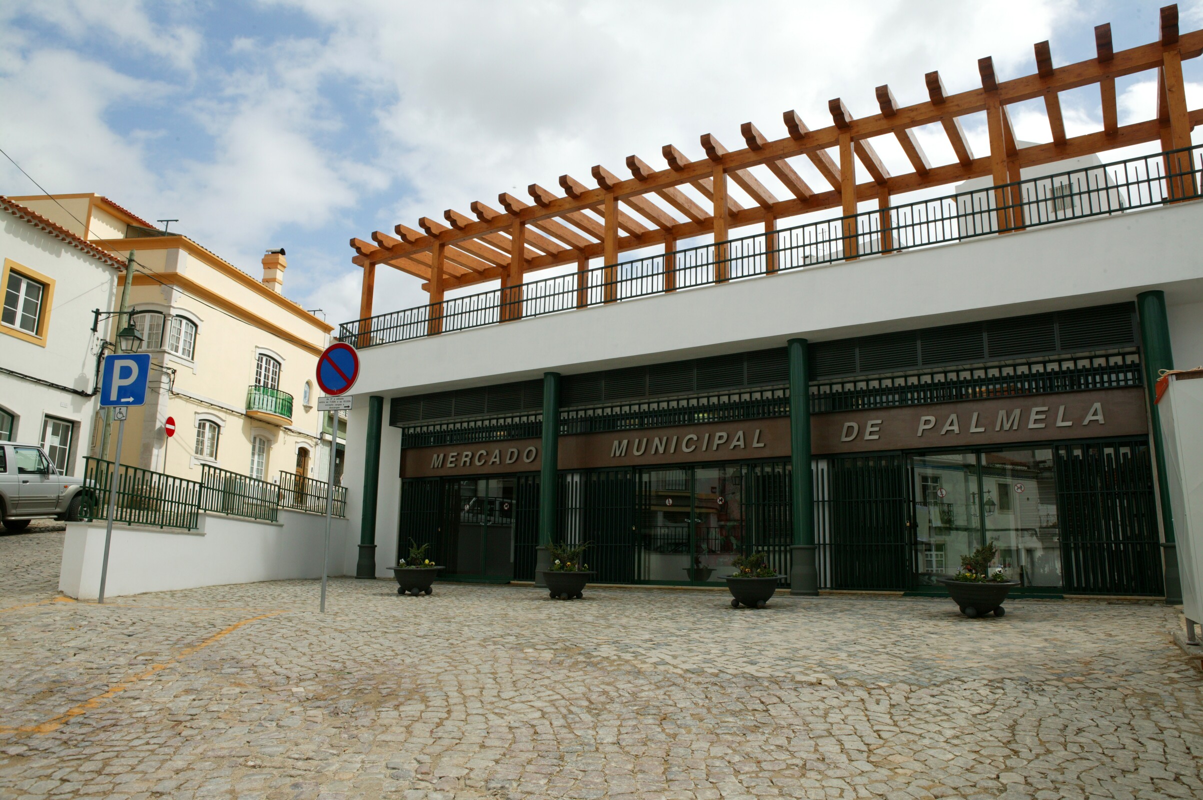 Hasta Pública  - 10 de março: 5 lojas nos Mercados Municipais de Palmela e Pinhal Novo