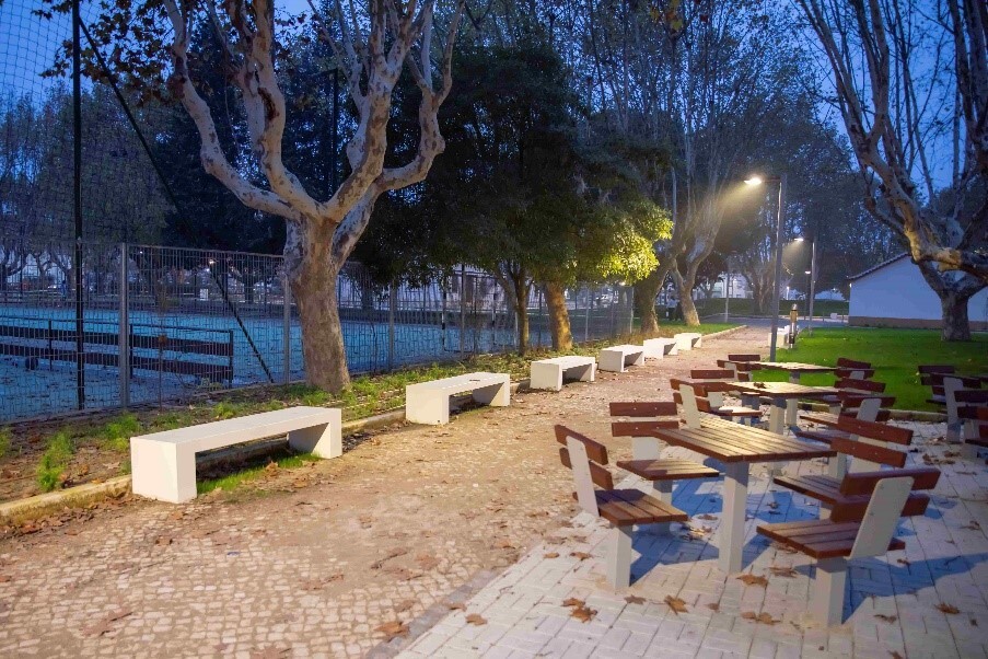 foto 3 - zona de mesas - jardim jose maria dos santos - pinhal novo